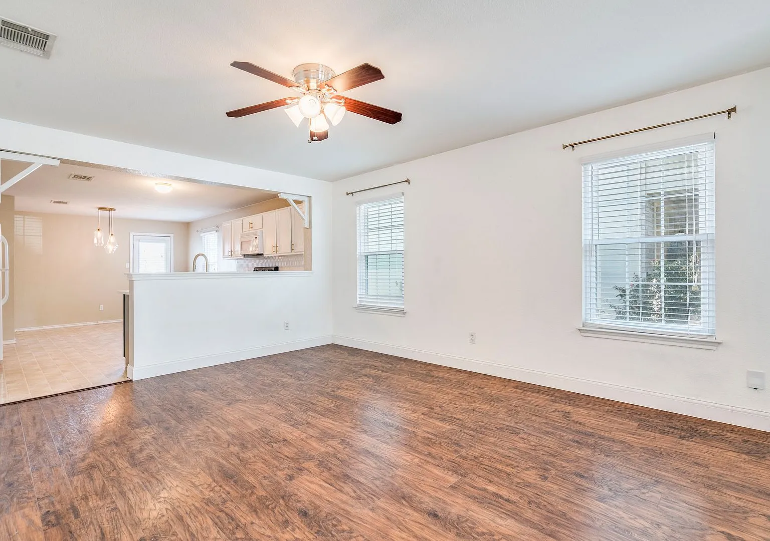 Move in Ready! 3-bedroom, 2-bath home in Manor, TX — Photo 2