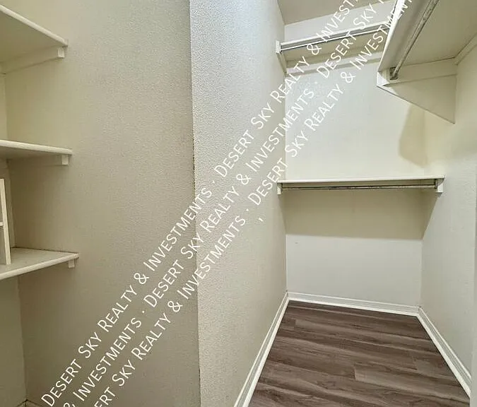 2481 Sunridge Dr — Photo 16