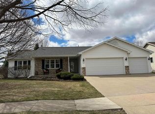 728 Rundquist Way, Kimberly, WI 54136