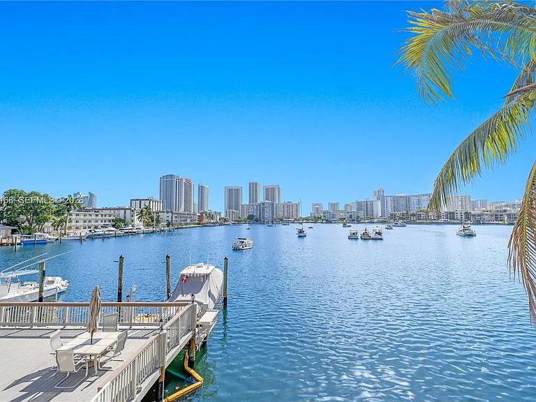 462 Golden Isles Dr #210 — Photo 30