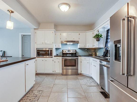 5th image of 417 Vickie Dr