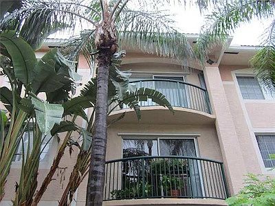 4th image of 2107 SE 10th Ave APT 812