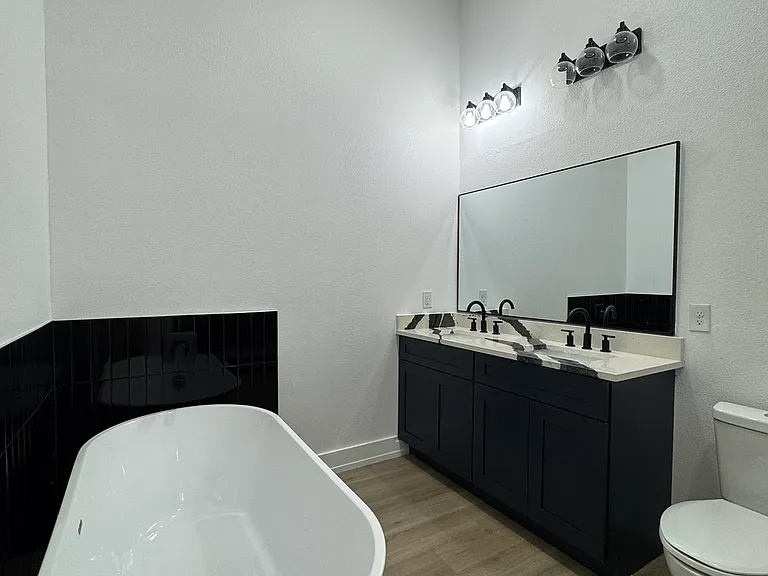 105 Forrest Ave — Photo 12