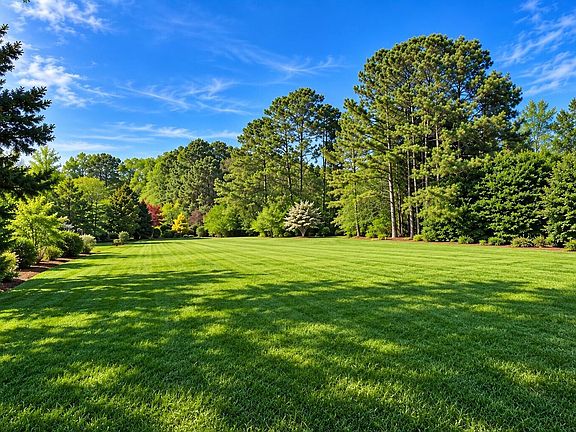 3rd image of 2345 Knoll Ridge Ln