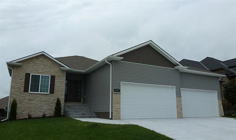 1st image of 2911 Hoy St