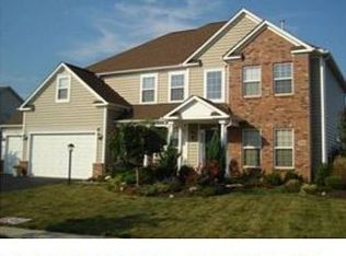 5685 Daisy Trail Dr, Grove City, OH 43123