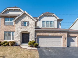 740 N Sleepy Hollow Ln, Romeoville, IL 60446