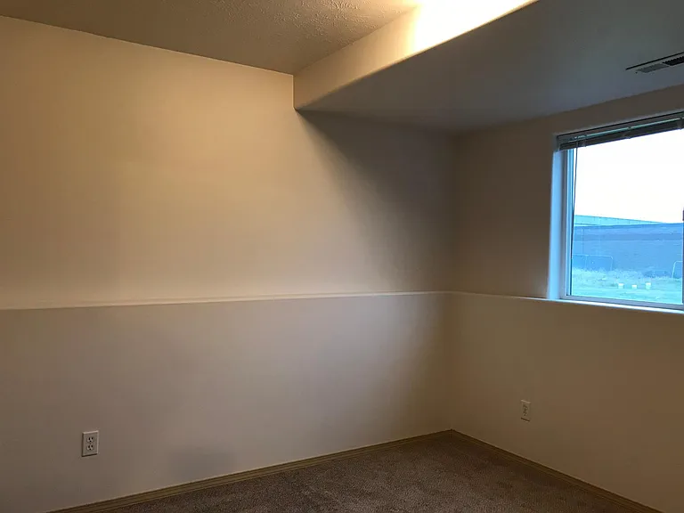 813 N Coach Ln — Photo 21