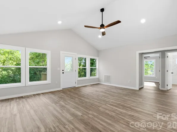 240 E Court St, Rutherfordton, NC 28139