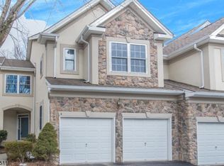 4 Glades Dr, Denville, NJ 07834