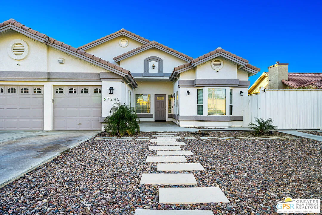 4 bed, 3.0 bath, 2113 sqft, $4,500 — Photo 1