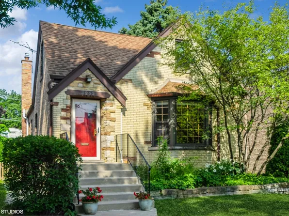 5252 N Lamon Ave, Chicago, IL 60630