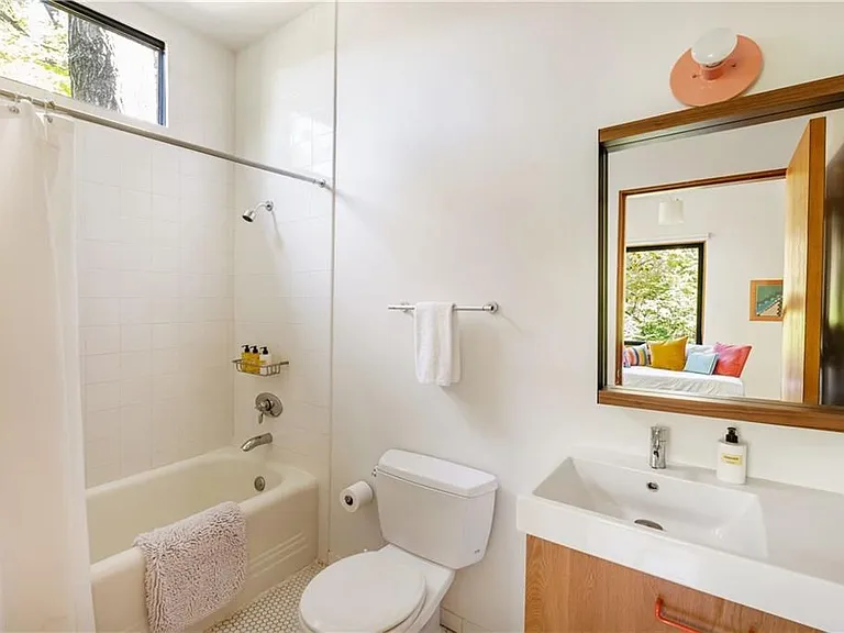 515 Claire Dr — Photo 37
