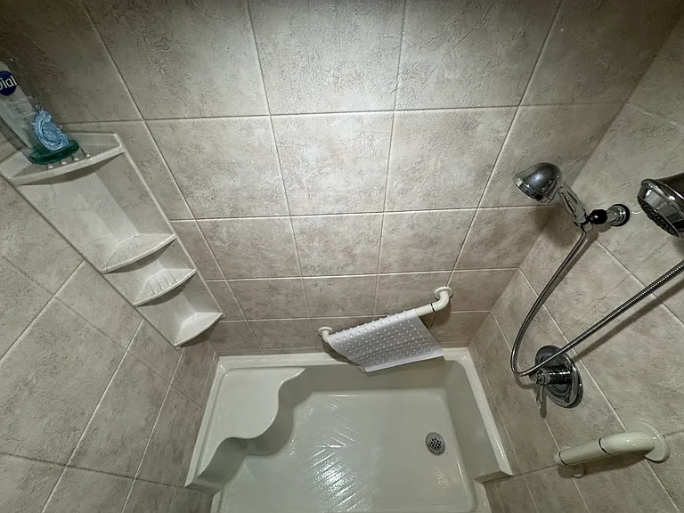 8 Loomis Park Rd — Photo 10