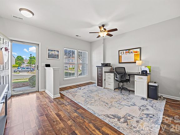 4th image of 126 Autumn Falls Dr #26