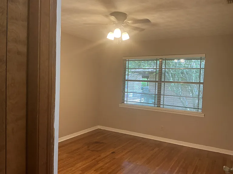805 Schallert Dr — Photo 14