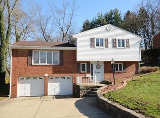 2561 Summit St, Bethel Park, PA 15102