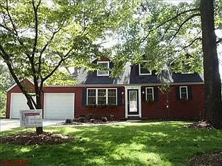 920 Elmont Ln photo 1