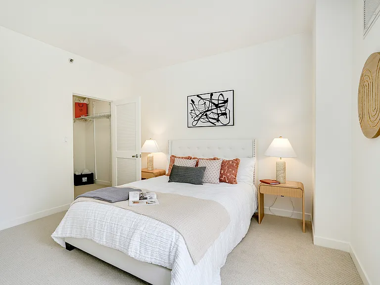 260 King St #263 — Photo 14