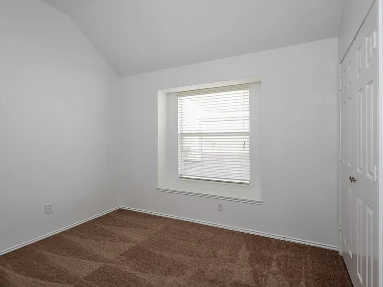 2321 Bent Brook Dr — Photo 9