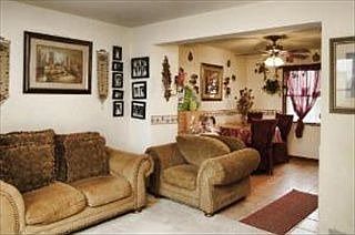 2nd image of 1427 Willow Ave