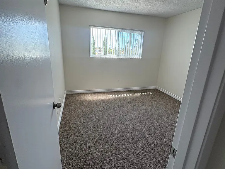 222 G St — Photo 38