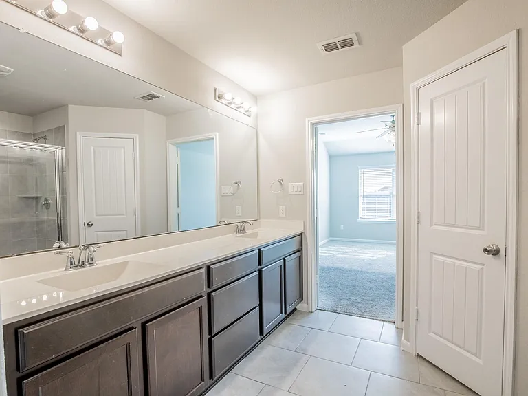1407 Wheatland Terrance Ln — Photo 24