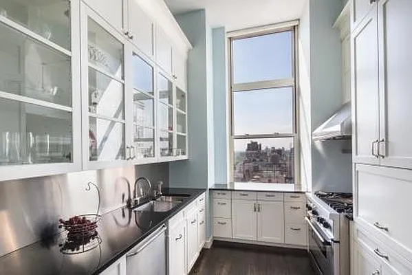 Sold by Modlin Group | media 9