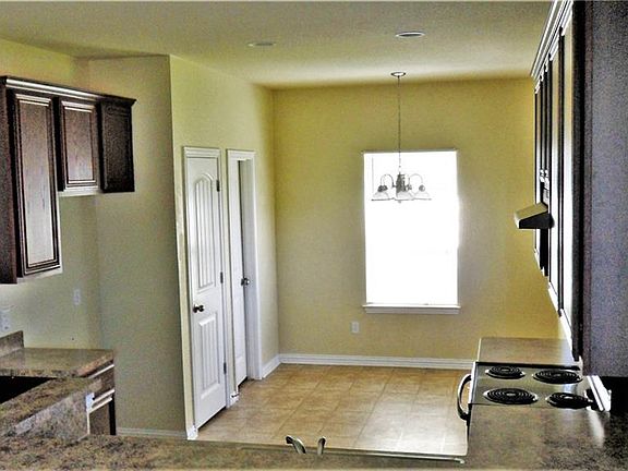 4th image of 90 N Highland Dr