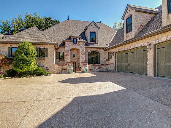 2nd image of 6308 S Creeksedge Drive