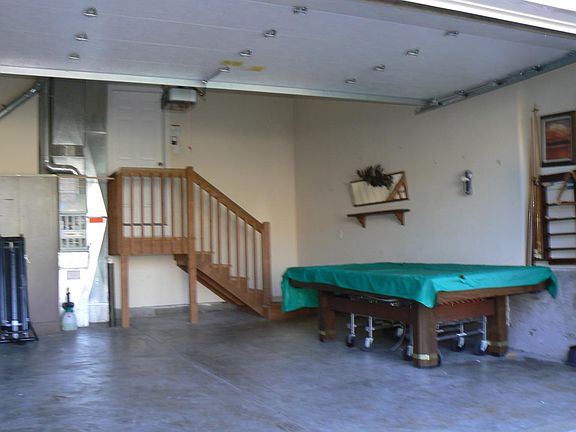 High Ceiling 2 car Garage