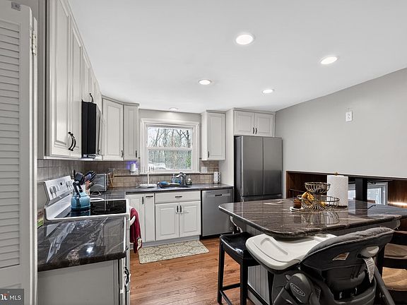 2nd image of 4517 E Yates Rd