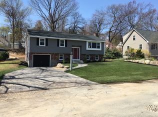 69 Elliott Dr, Lowell, MA 01852