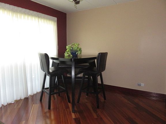 4th image of 4106 W 99th St APT A