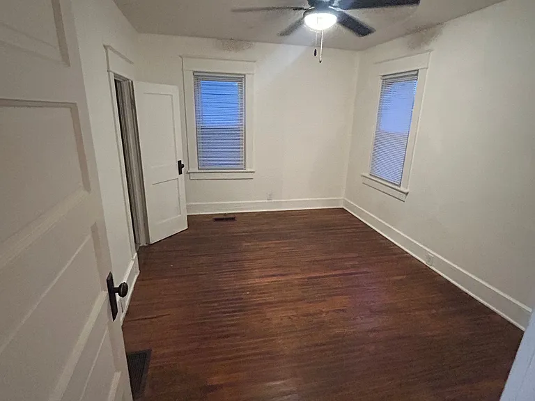 119 N Dicks St — Photo 8