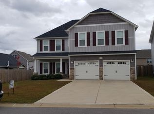 5209 Whiskery Ln, Hope Mills, NC 28348