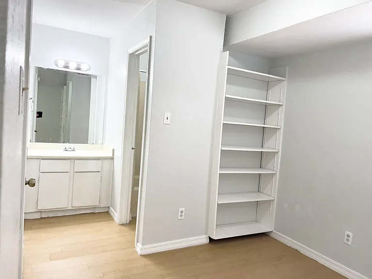 513 S Park Dr — Photo 30