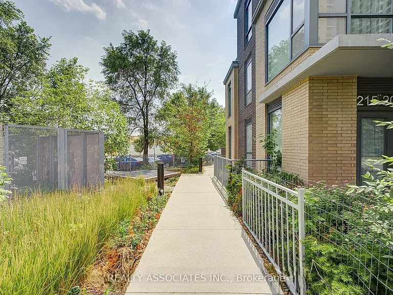215 Bonis Ave #Townhouse 19 — Photo 15