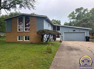 1215 SW Belle Ter, Topeka, KS 66604