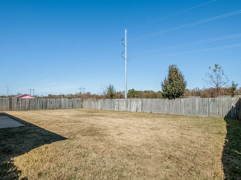 7409 Dunbarton Dr — Photo 15