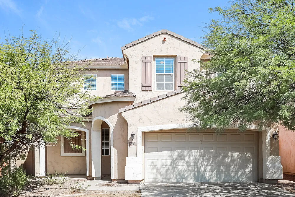 3 bed, 2.5 bath, 1649 sqft, $1,985 — Photo 1