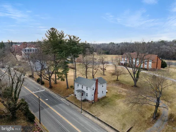 530 S Main St, Woodstock, VA 22664