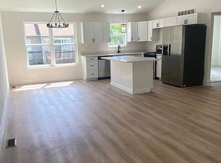 6900 Palos Verdes Ln, Waterford, MI 48327