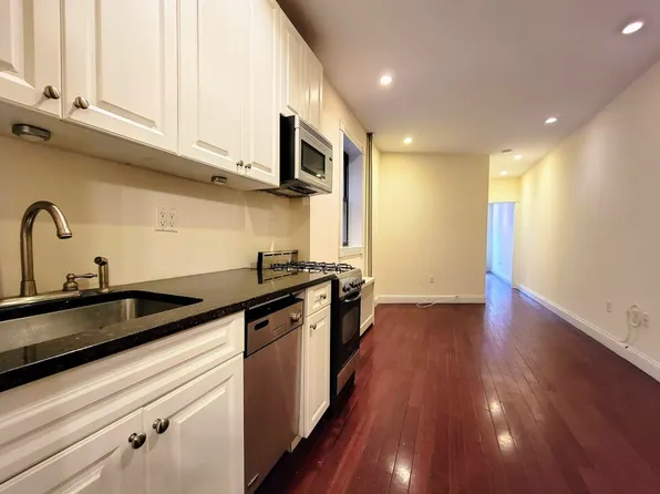 228 East 26th Street image 1 of 7