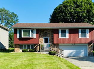 1531 Happy Valley Rd, Crown Point, IN 46307