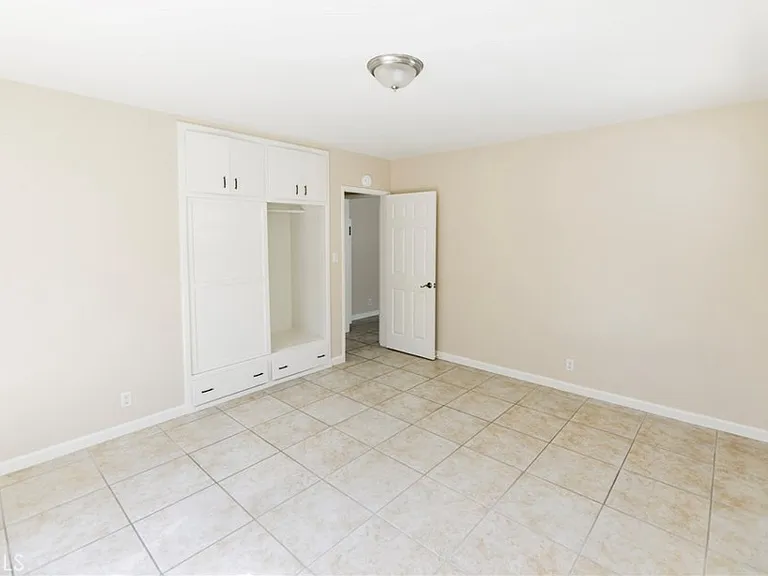 219 W Avenida Palizada #B — Photo 2