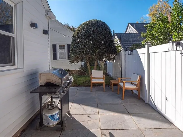 26 Vernon Ave — Photo 38