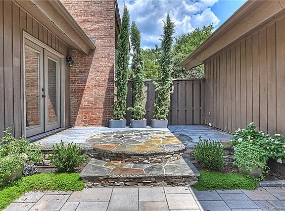 4th image of 5106 Dunes Ct