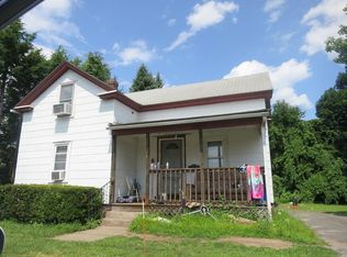 27 Walnut St, Agawam, MA 01001