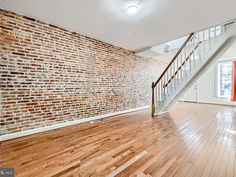 456 E Federal St — Photo 13